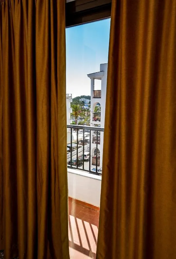 Hostal Y Apartamentos Santa Eulalia Santa Eularia des Riu 2*,